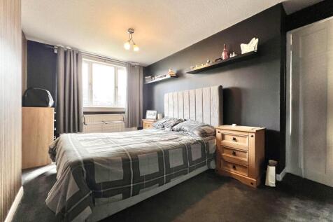 Katrine Drive, Crossford