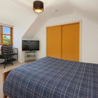 Upstairs bedroom.jpeg