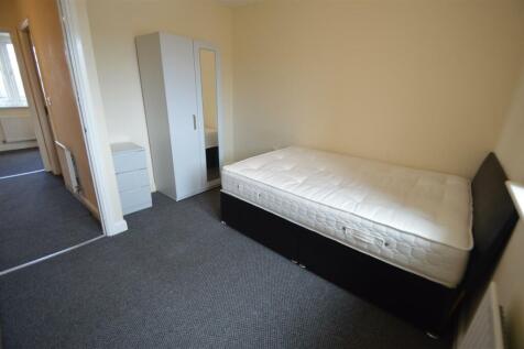 165 Chorlton - Bed 1.JPG