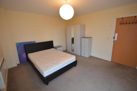 75 Bishops -  Bed 1.JPG