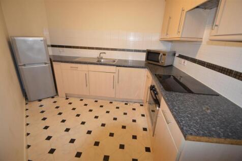 31 Bishops  - Kitchen.JPG