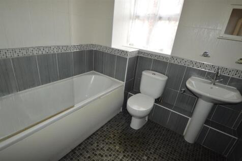 1 Mytton  Bathroom.JPG
