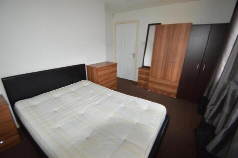 1 Mytton  Bedroom.JPG