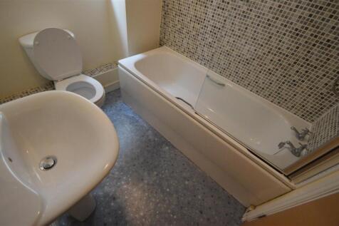 130Bold-Bathroom.JPG