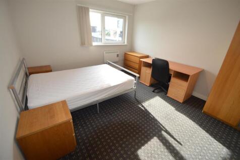 43 Bishops - Bed 1.JPG