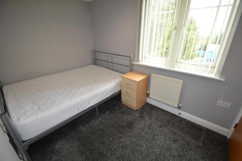155 Chorlton - Bed 3.JPG