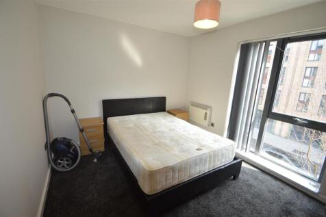 55b Quay 5 - Bedroom.JPG