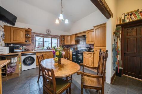 Kitchen/Dining Area