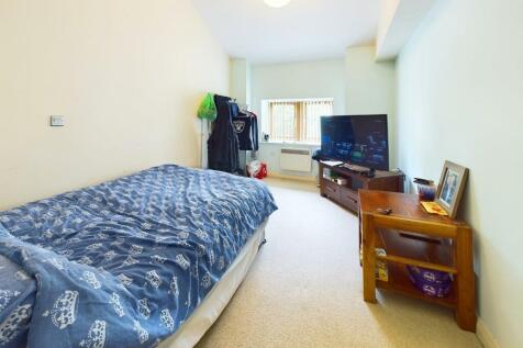 CAM01268G0-PR0190-STILL004.jpg