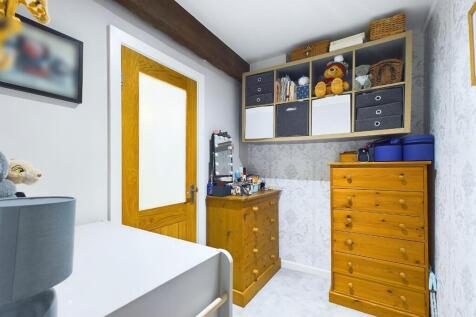 CAM01268G0-PR0275-STILL005.jpg