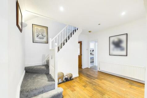 CAM01268G0-PR0284-STILL013.jpg