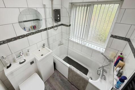 pbox-bathroom-325220.jpg