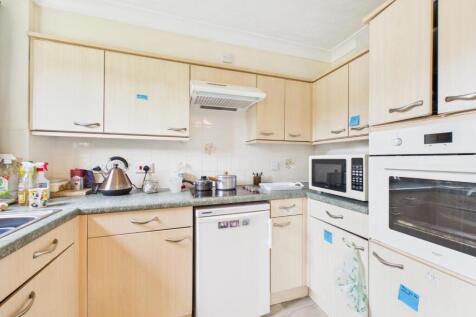 CAM01268G0-PR0392-STILL015.jpg