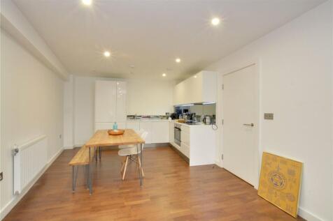 Kitchen/ Dining Area