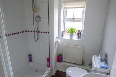 ENSUITE SHOWER ROOM