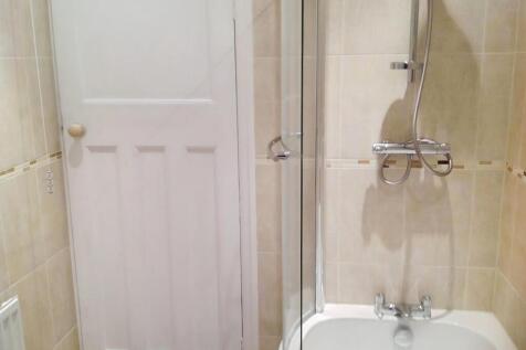 0882cd32-bathroom 202.jpg