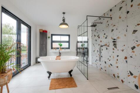 En-Suite Bathroom