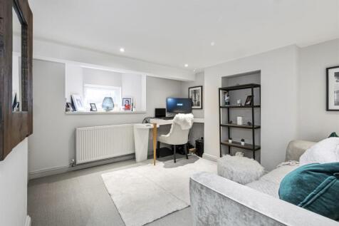 Basement/Bedroom