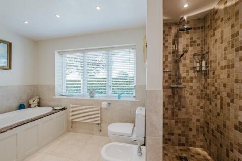 En-Suite Bathroom