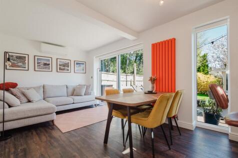 Living Dining Area