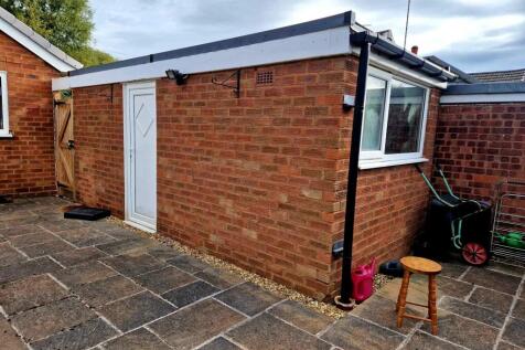 Detached garage