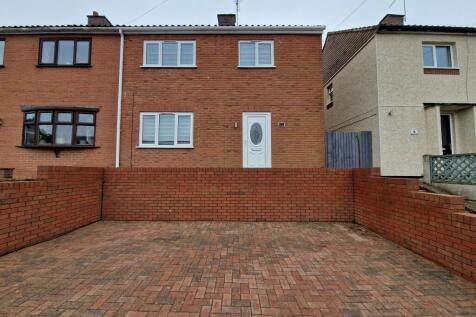 Heath Road, Rugeley- 3 bedroom semi detached hous