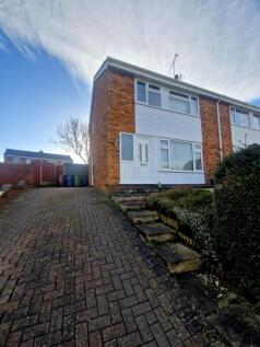 Lees Close, Rugeley - 3 Bedroom Semi Detached hou