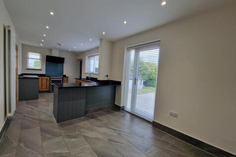 Kitchen/Dining Area