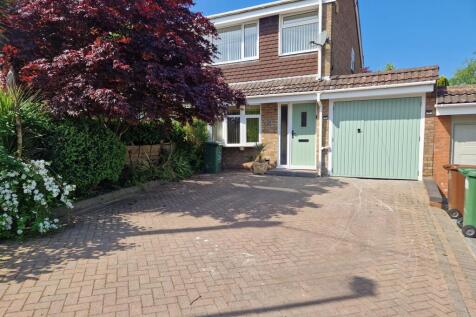 3 Bedroom semi detached house to let - Kelvedon W