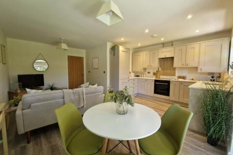 Open plan Lounge/Kitchen