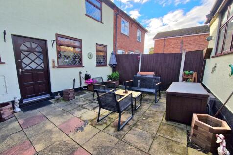Rear Garden patio area