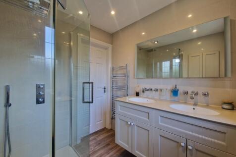 Master En-Suite