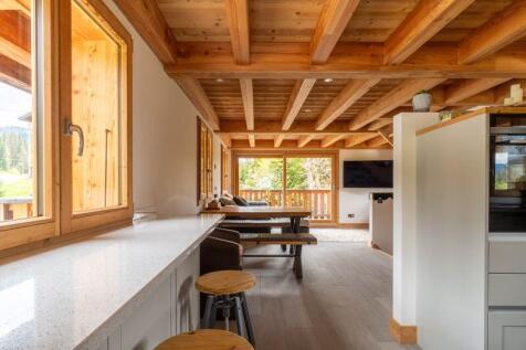 breakfast bar