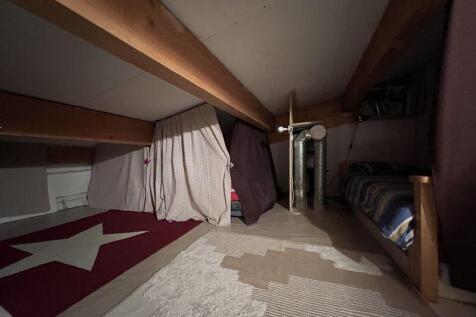 Eaves space
