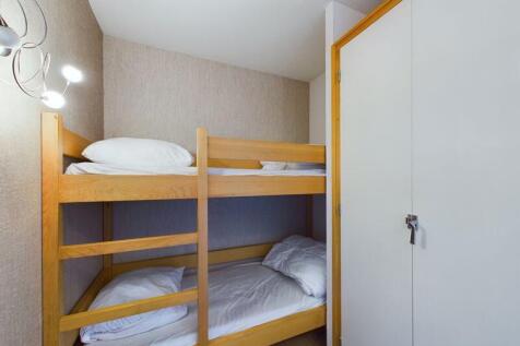 Bunk bed corner