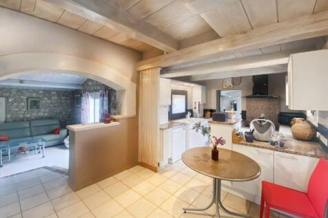 Kitchen and living