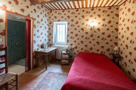 Bedroom ensuite