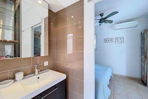 Ensuite bedroom