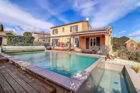 House and pool