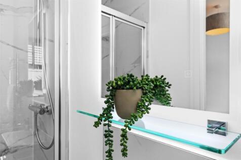 Master Ensuite