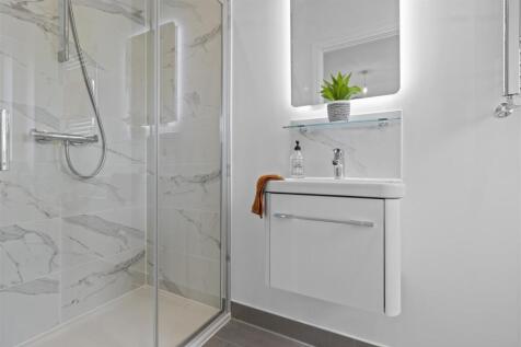 Master Ensuite