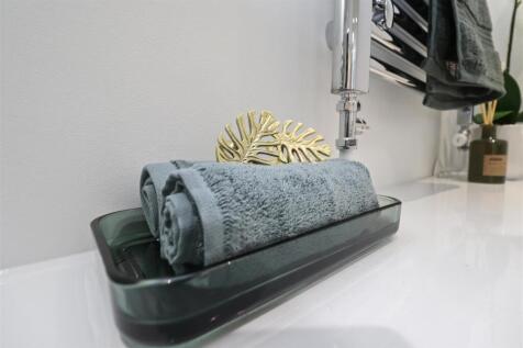 Main Bathoom