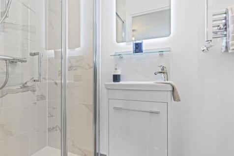 Master Ensuite