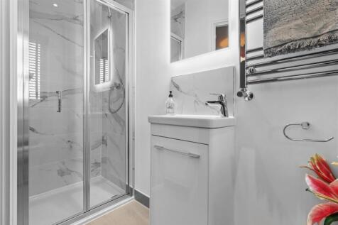 Master Ensuite