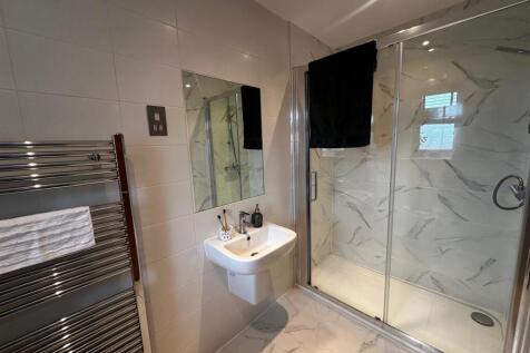 Master Ensuite