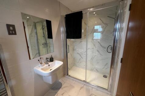 Master Ensuite
