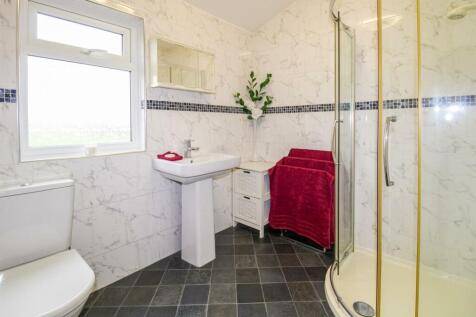 SHOWER ROOM/W.C.