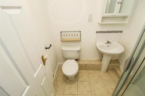 EN SUITE SHOWER ROOM/W.C.