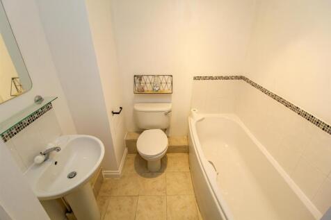 BATHROOM/W.C.