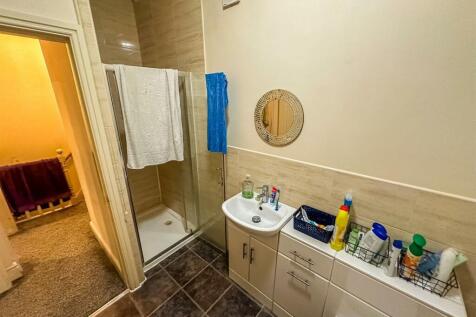 SHOWER ROOM/W.C.